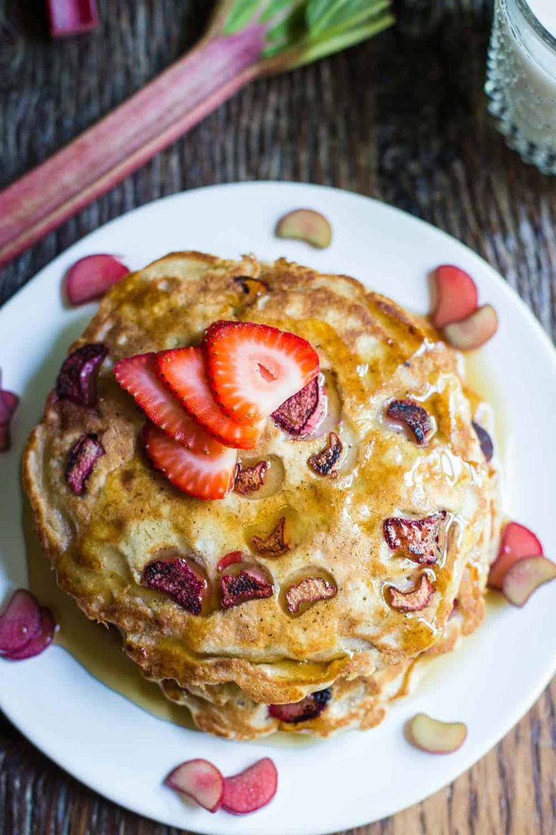 Fluffy Rhubarb Pancakes