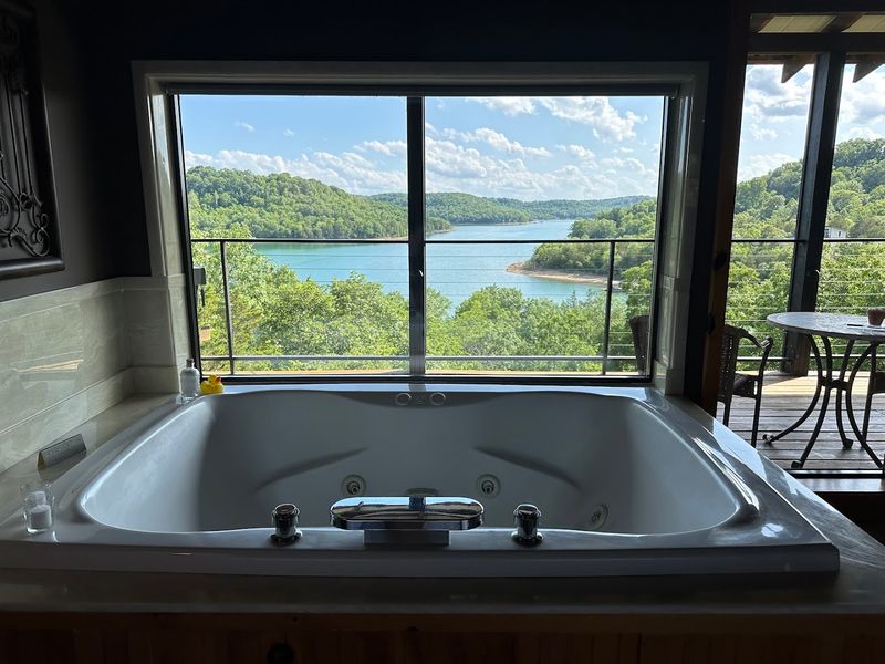 Whirlpool Views Framed By The Shoreline