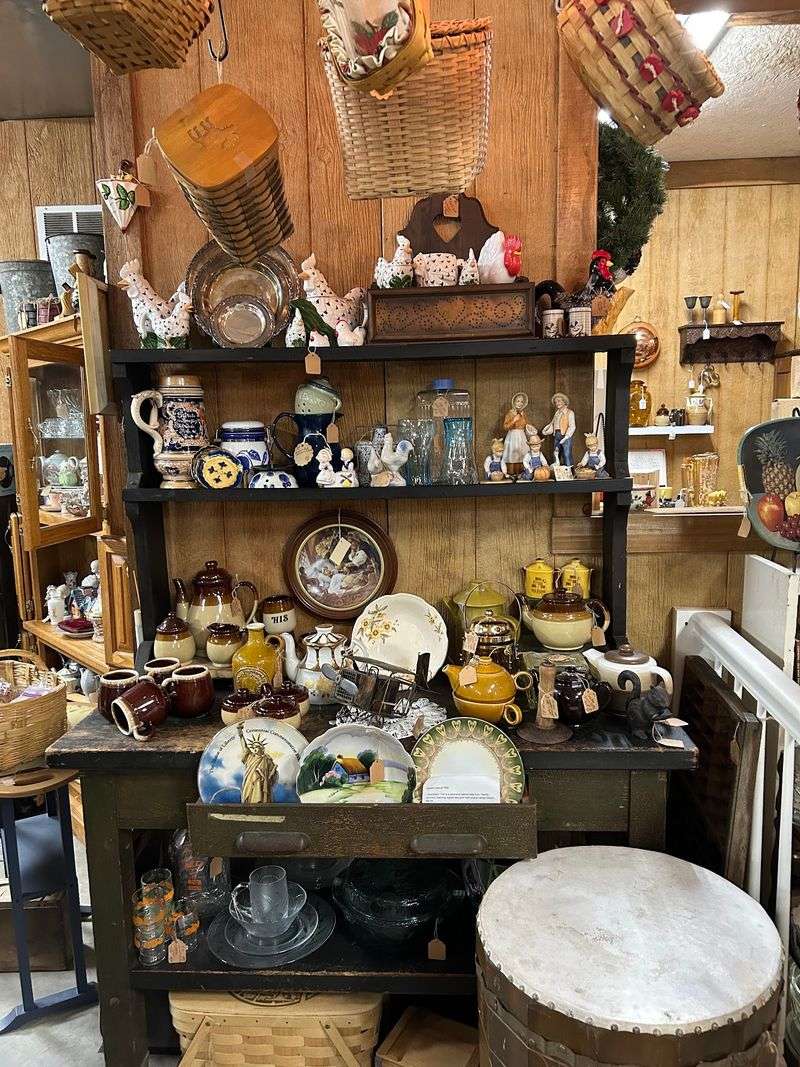 White Barn Antiques And Mercantile White Barn Antiques And Mercantile