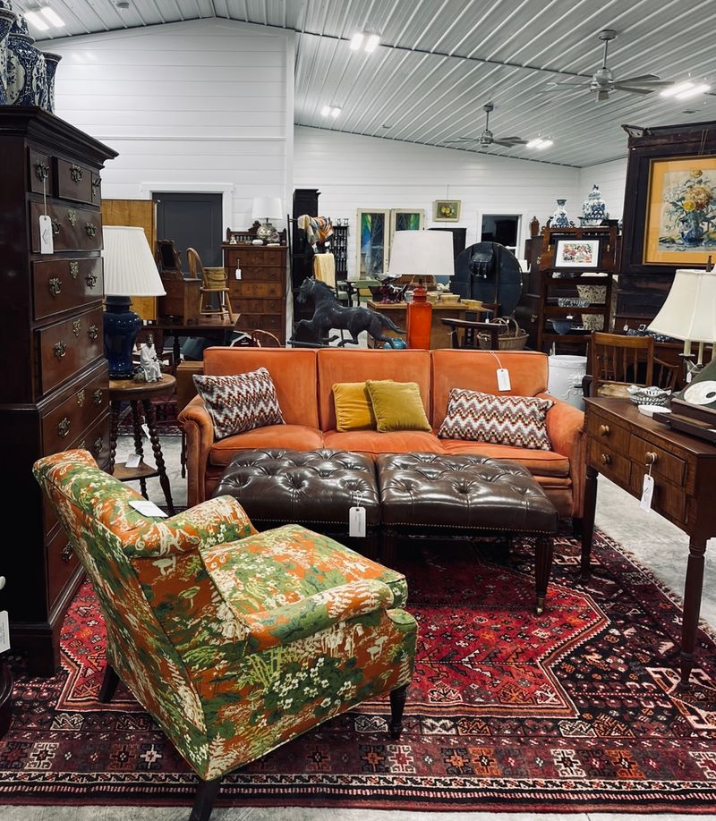 White Barn Antiques, Cloverdale
