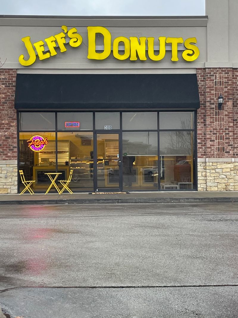 Jeff's Donuts — Jeffersonville