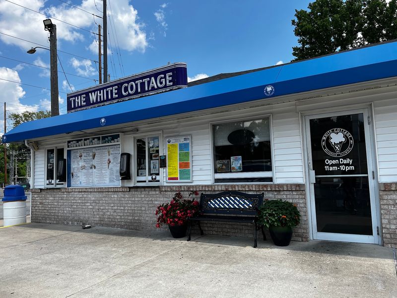 White Cottage White Cottage