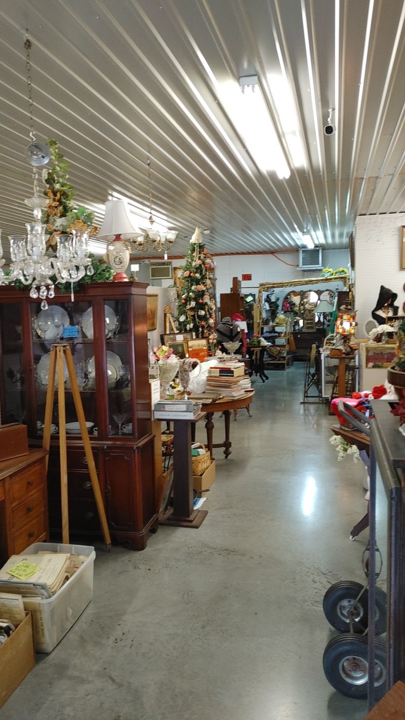 Whitecotton Antique Mall, Marion, IL