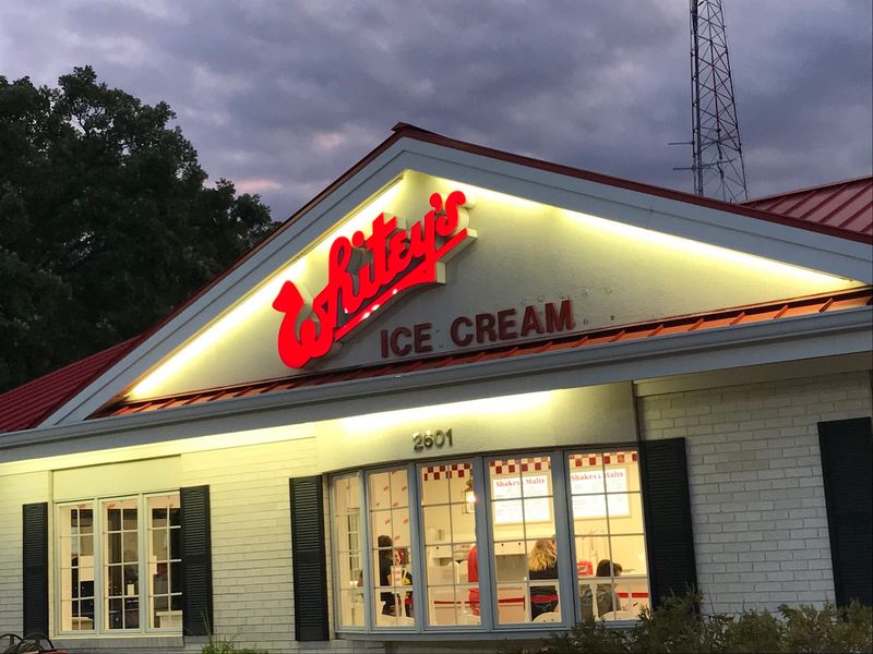 Whitey's Ice Cream (Moline)