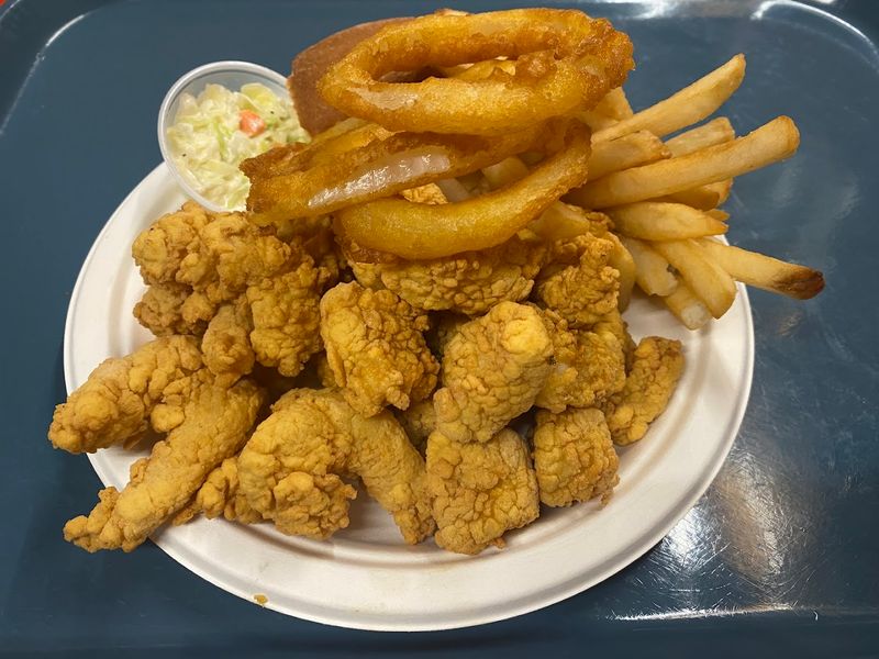 Whole Belly Fried Clams That Earned Their Reputation