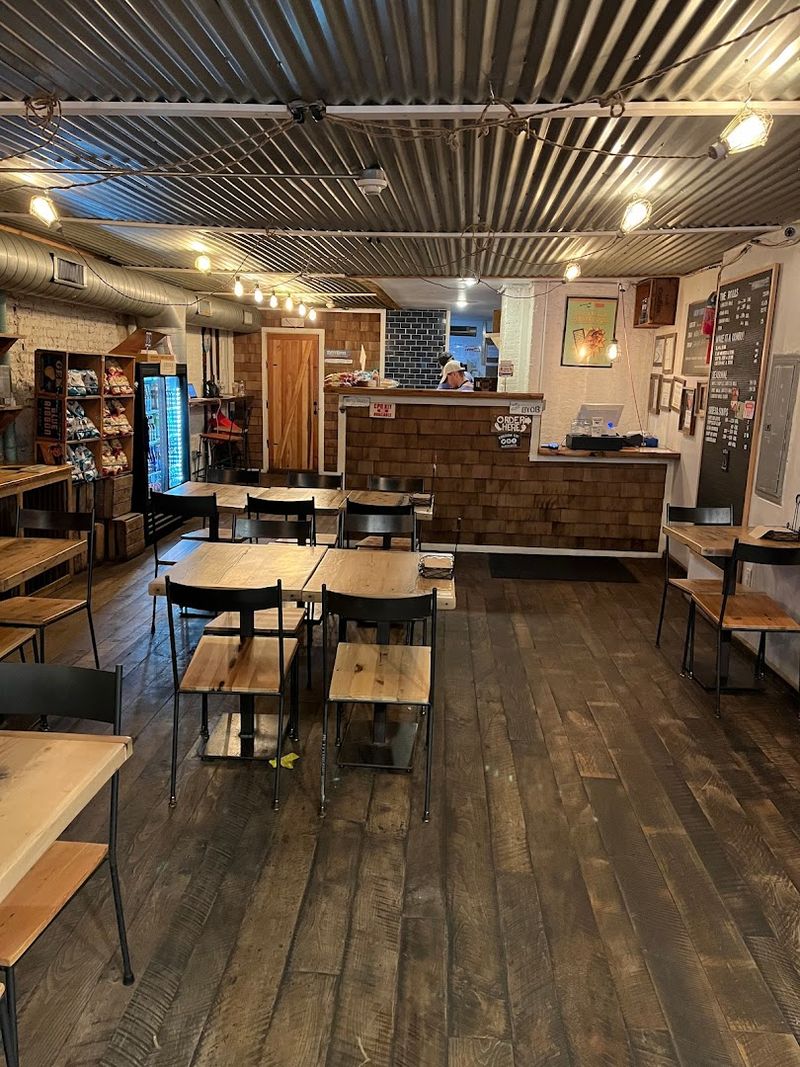 What Makes Luke's Lobster Rittenhouse Worth Returning To