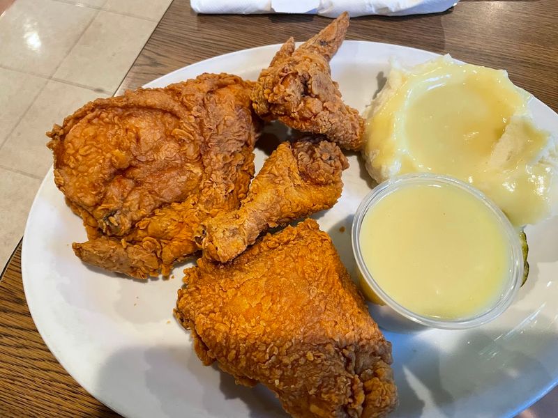 The Fried Chicken That Locals Have Claimed as Their Own