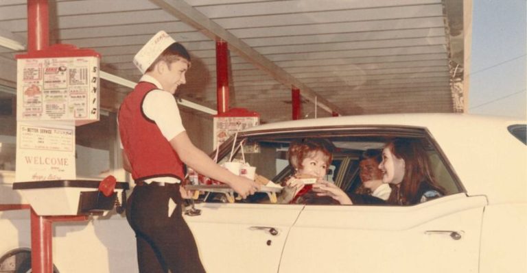 Why California Drive-In Restaurants Of The 1950s Were A Tourist’s Dream
