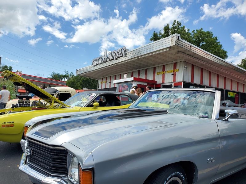Why Chuck-A-Burger Is The Definitive St. Louis Drive-In In 2026