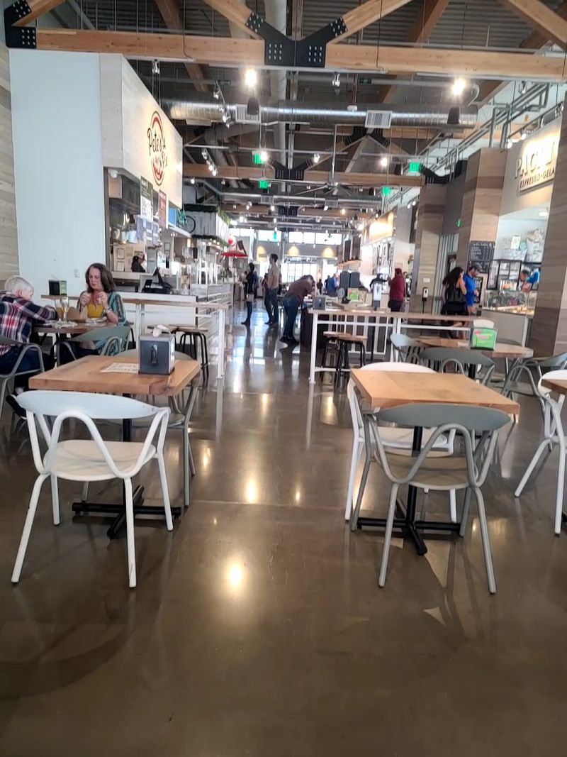 Feeding Families Without the Usual Chaos