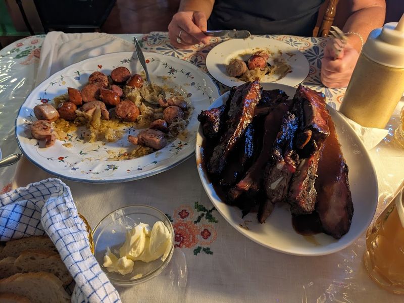 Why Der Jaeger Belongs On Every Pennsylvania Food Lover's List Why Der Jaeger Belongs On Every Pennsylvania Food Lover's List
