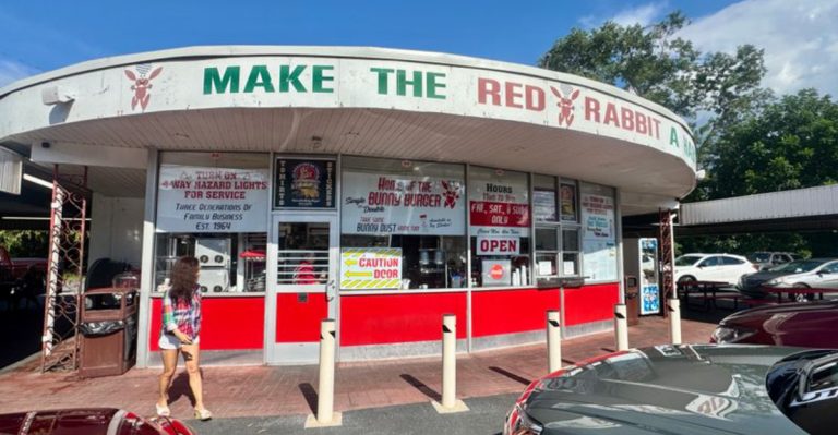 Why Drivers Become Regulars Fast At This Pennsylvania Roadside Food Stop