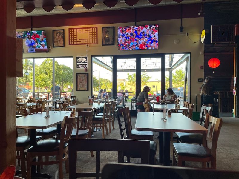 Why Fong's Pizza Is A Des Moines Institution Worth Every Visit