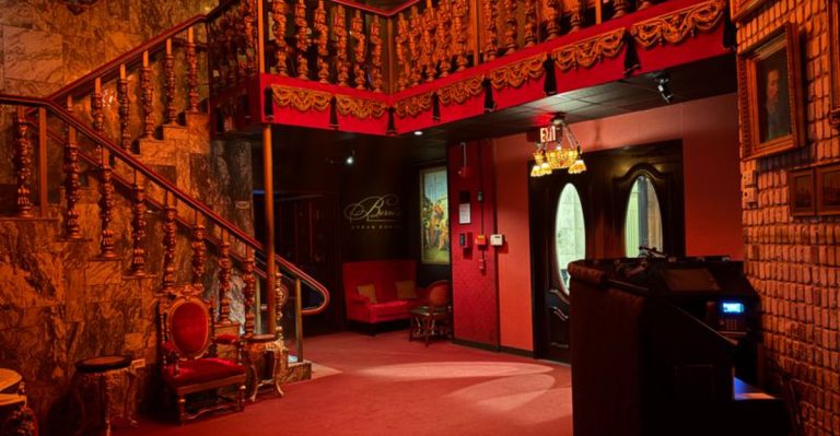 Why Food Lovers Are Driving Across Florida For The Filet Mignon At This Restaurant