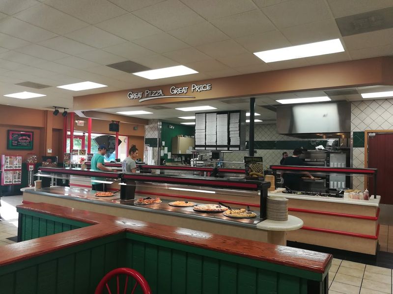 Why Pizza Street Keeps Earning Its Place As A Community Favorite