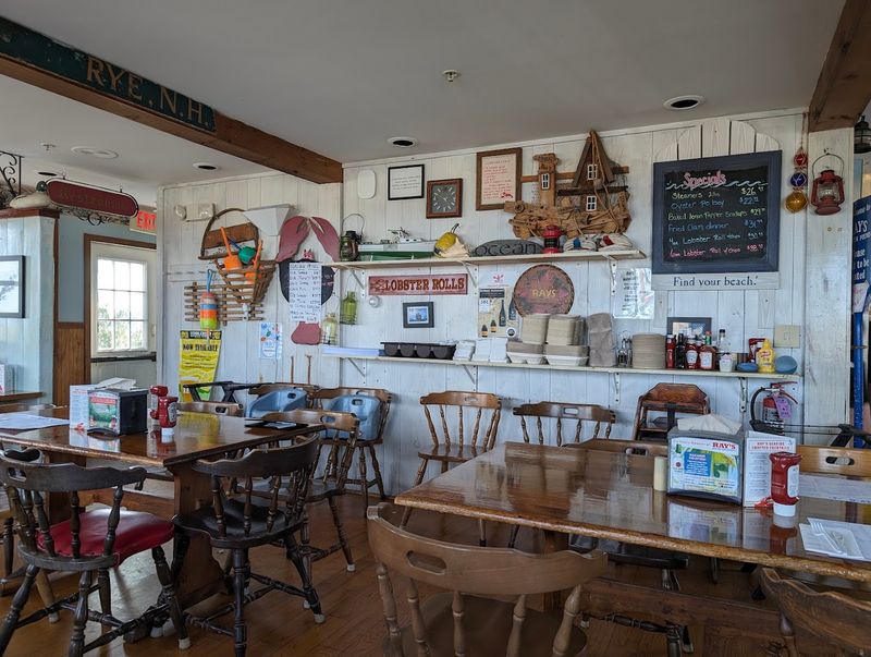 Why Ray's Seafood Is The Coastal Ritual You Did Not Know You Needed