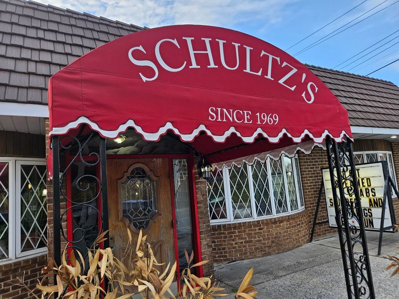 Why Schultz's Keeps Bringing People Back Decade After Decade