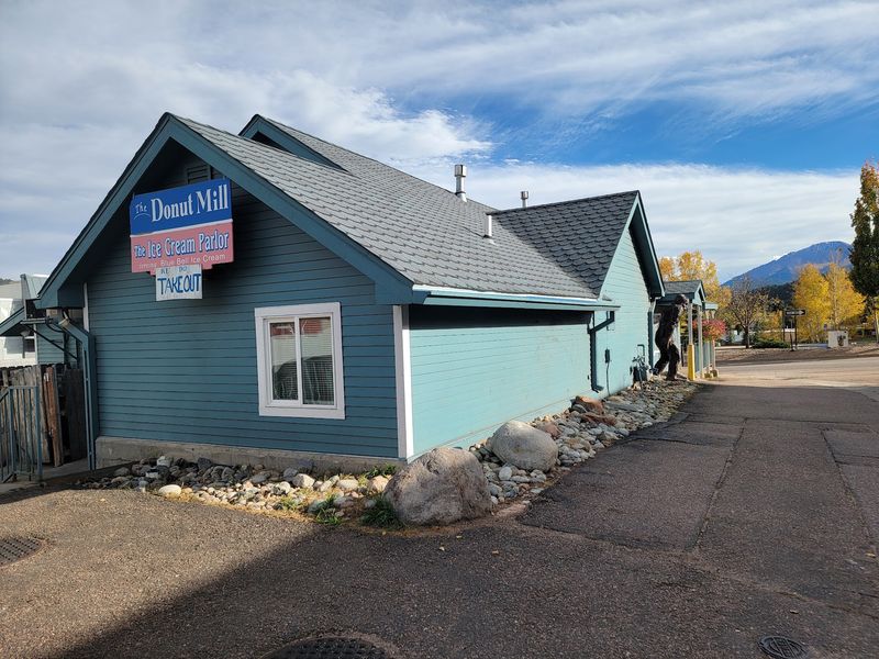Why The Donut Mill Still Belongs On Midland Avenue