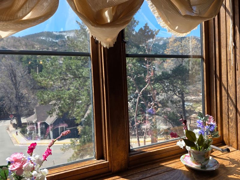 Why The Queen's Parlour Earns Its Reputation In Manitou Springs