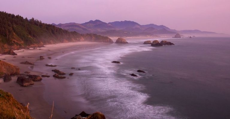 Why This Beautiful Oregon Town Belongs On Your Pacific Northwest Day-Trip List