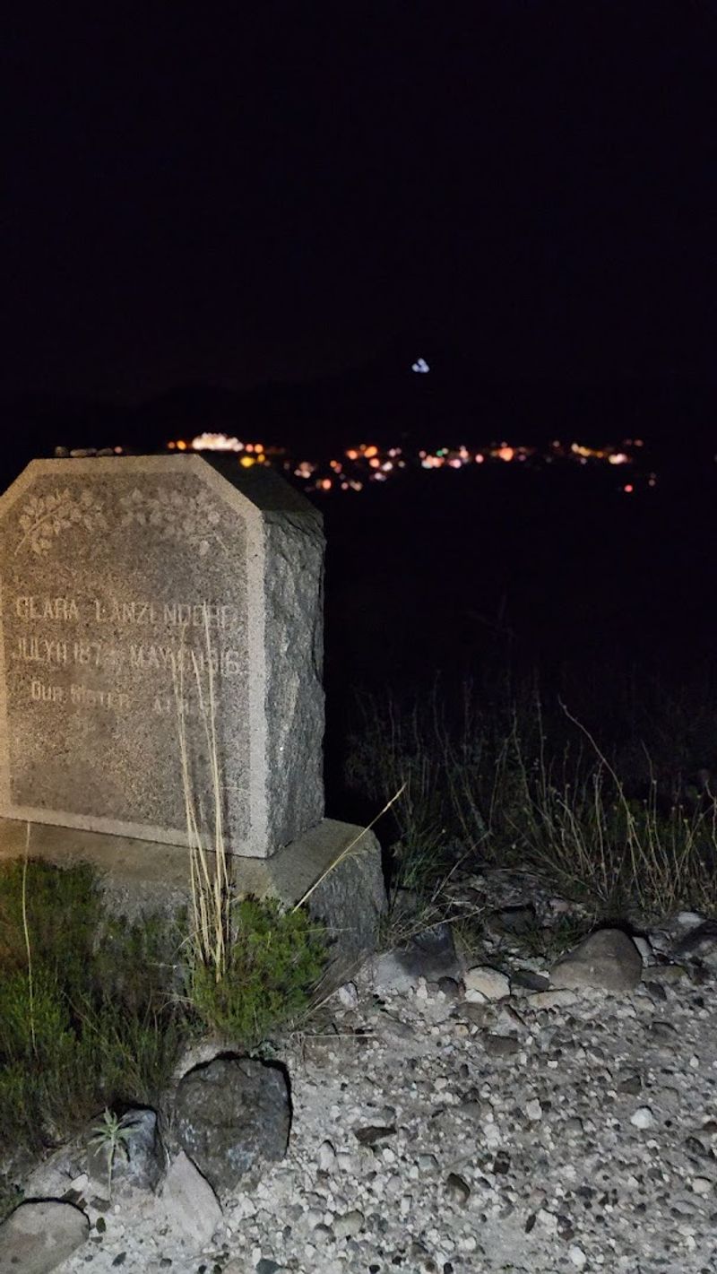 Practical Tips For Visiting Jerome's Cemetery Trail