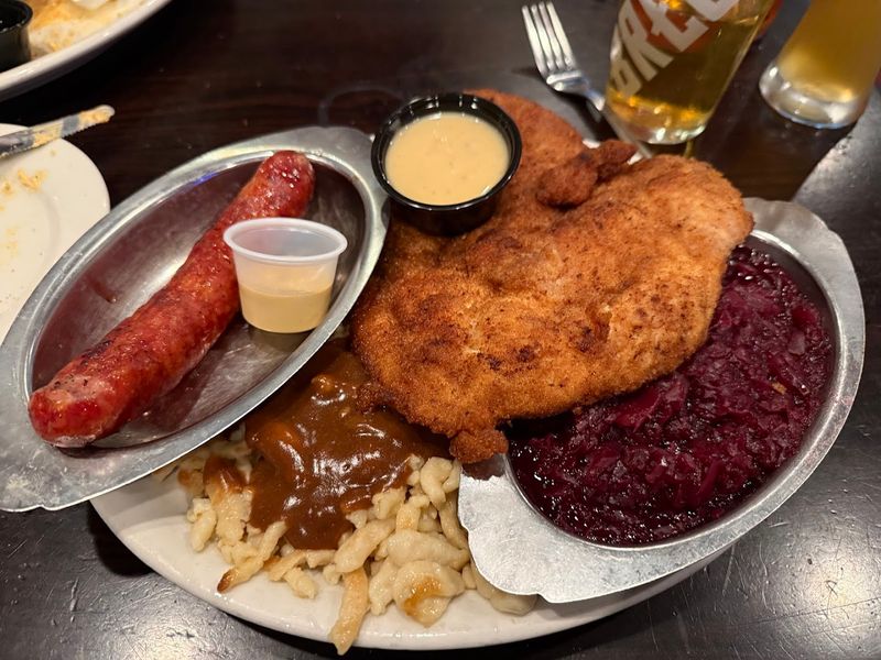 Why This Florida Restaurant Keeps Pulling People Back