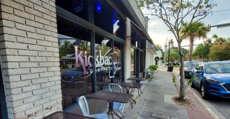 Why This Late-Night Diner In Jacksonville, Florida Draws Crowds Until Sunrise