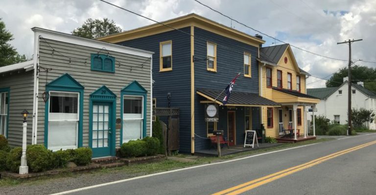 Why This Peaceful Virginia Town Should Be On Your Scenic Drive Bucket List