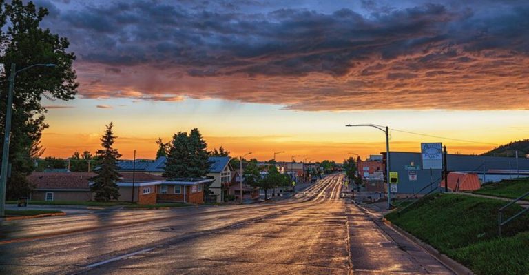 Why This South Dakota Town Is Turning Into A Peaceful Escape For Retirees Who Love Nature