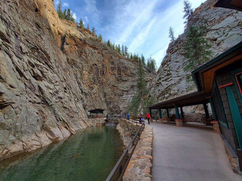 The Arrival Scene: Walking Into A Canyon That Earns Its Reputation