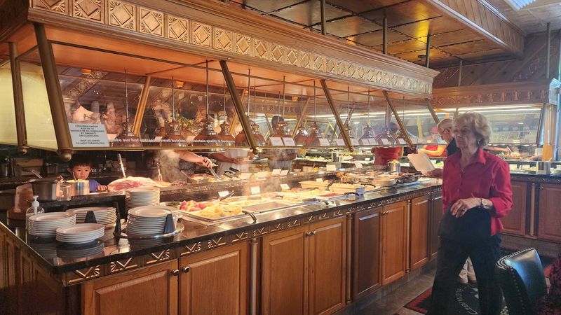 Why This Weekend Table Earns The Drive