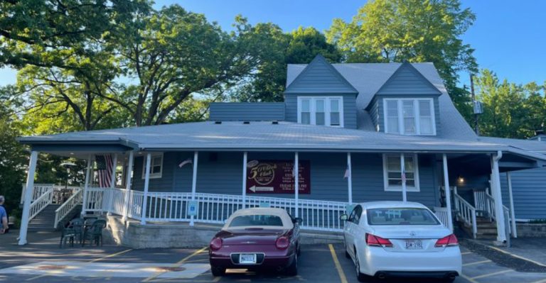 Why This Wisconsin Lakeshore Tavern’s Fish And Chips Win Hearts Across The State