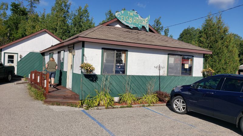 Brown Fisheries Fish House (Paradise)