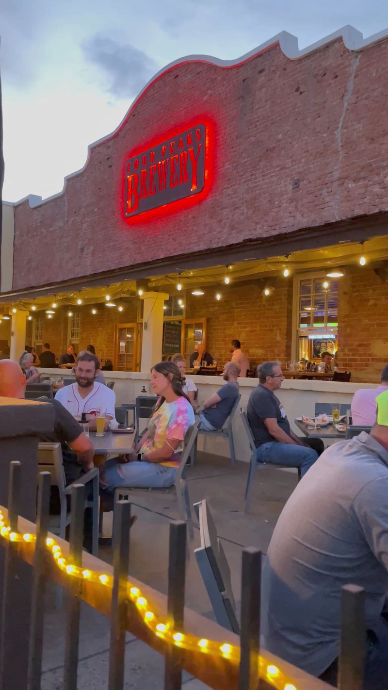 Four Peaks Brewing Co. – 8th Street Pub