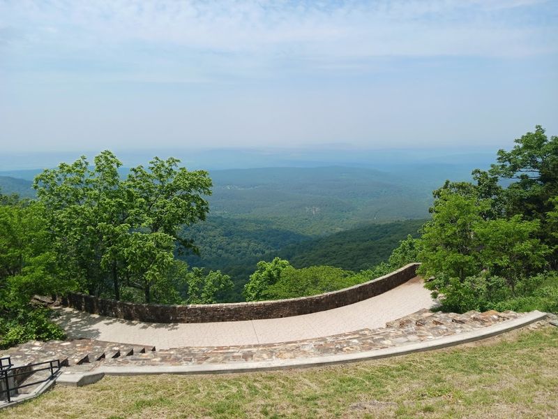 What To Know Before Visiting This Breathtaking Overlook