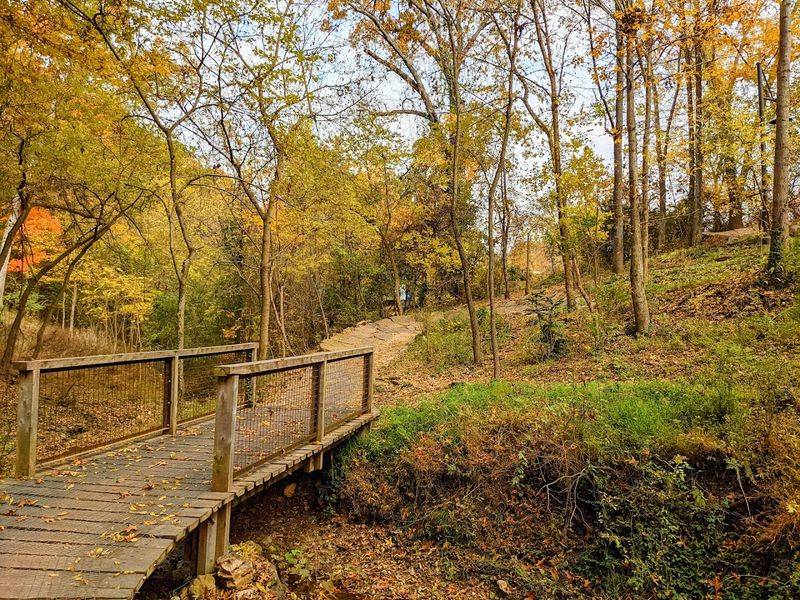 Compton Gardens & Arboretum, Bentonville