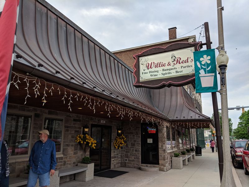 Willie & Red's Willie & Red's