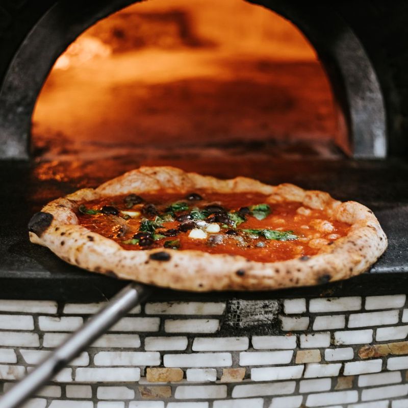 Blue Door Pizzeria: Neapolitan Dreams In The Midwest