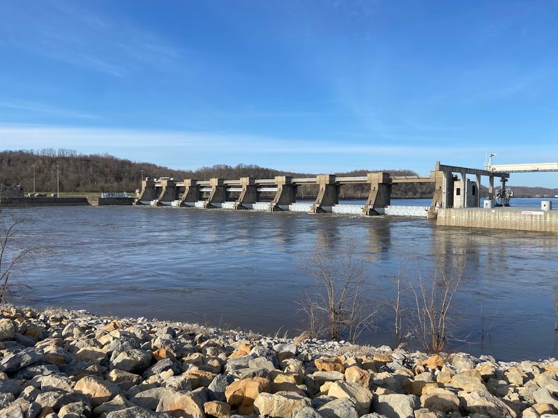 Willow Island Locks and Dam, Newport