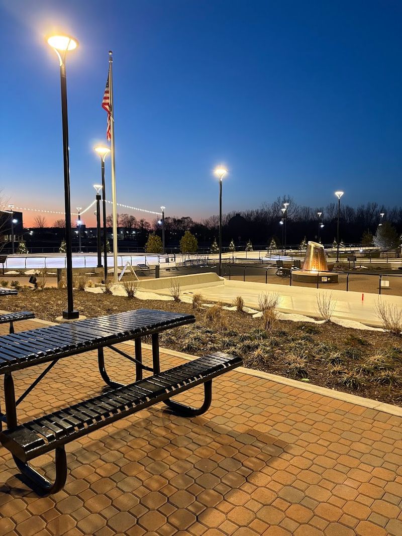 Window On The Waterfront, Holland