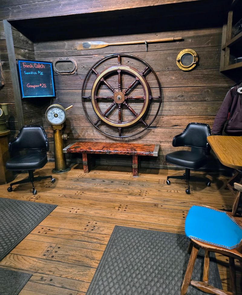 Windward Passage Restaurant, Columbus