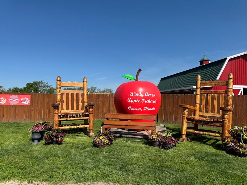 Windy Acres Farm Stand (Geneva, IL) Windy Acres Farm Stand (Geneva, IL)
