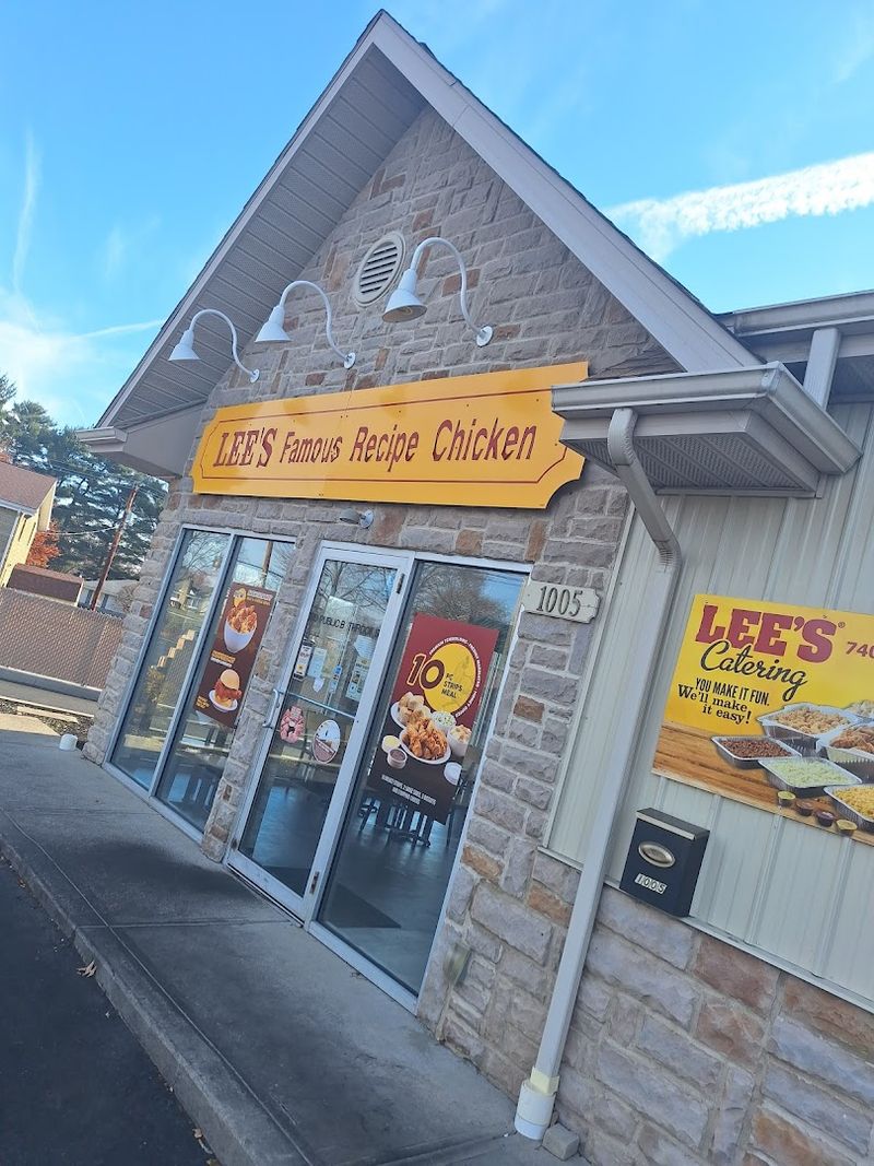 Lee's Famous Recipe Chicken