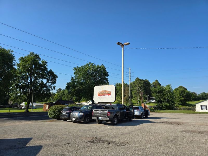Windy Hollow Restaurant And Museum