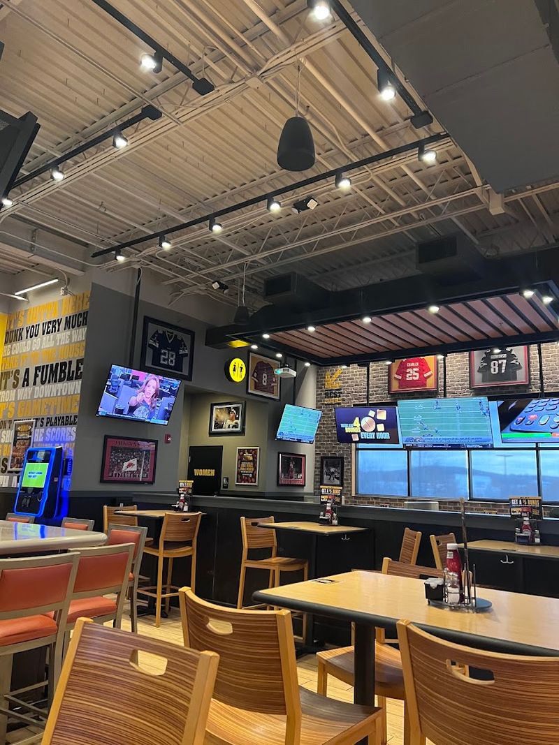 Buffalo Wild Wings, Fayetteville