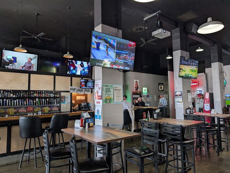 Wing Warehouse, Akron