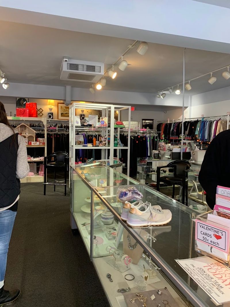 Winnetka Thrift Shop, Winnetka
