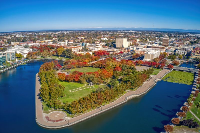Stockton, CA: Agricultural Abundance, Vegan Scarcity