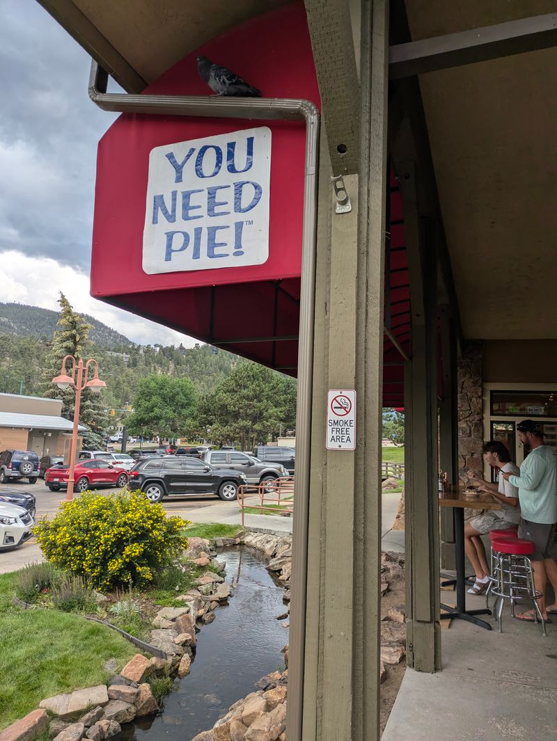 Roadside Flavor Explorer’s Pause