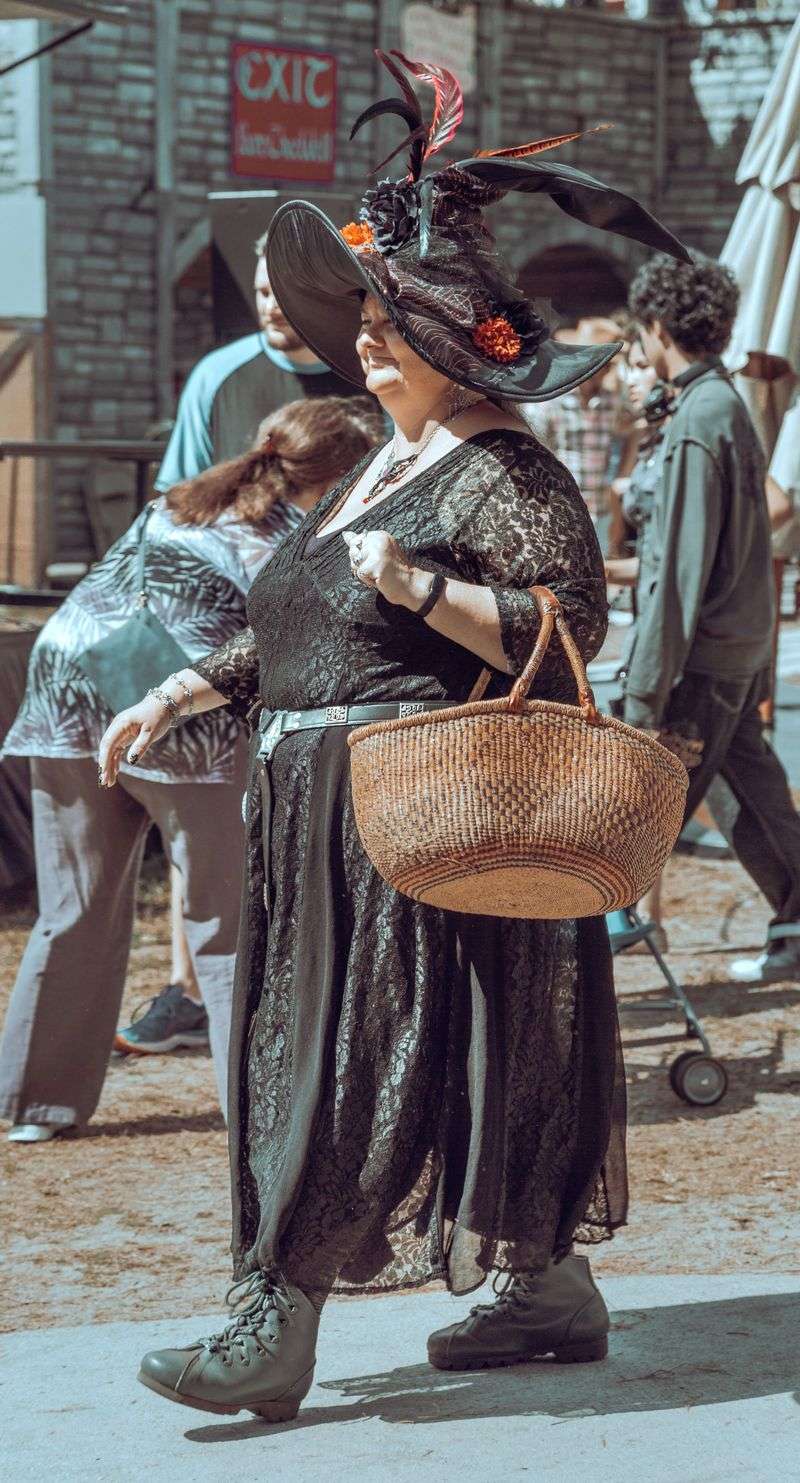 Witches On The Town Around Mason Courthouse Square